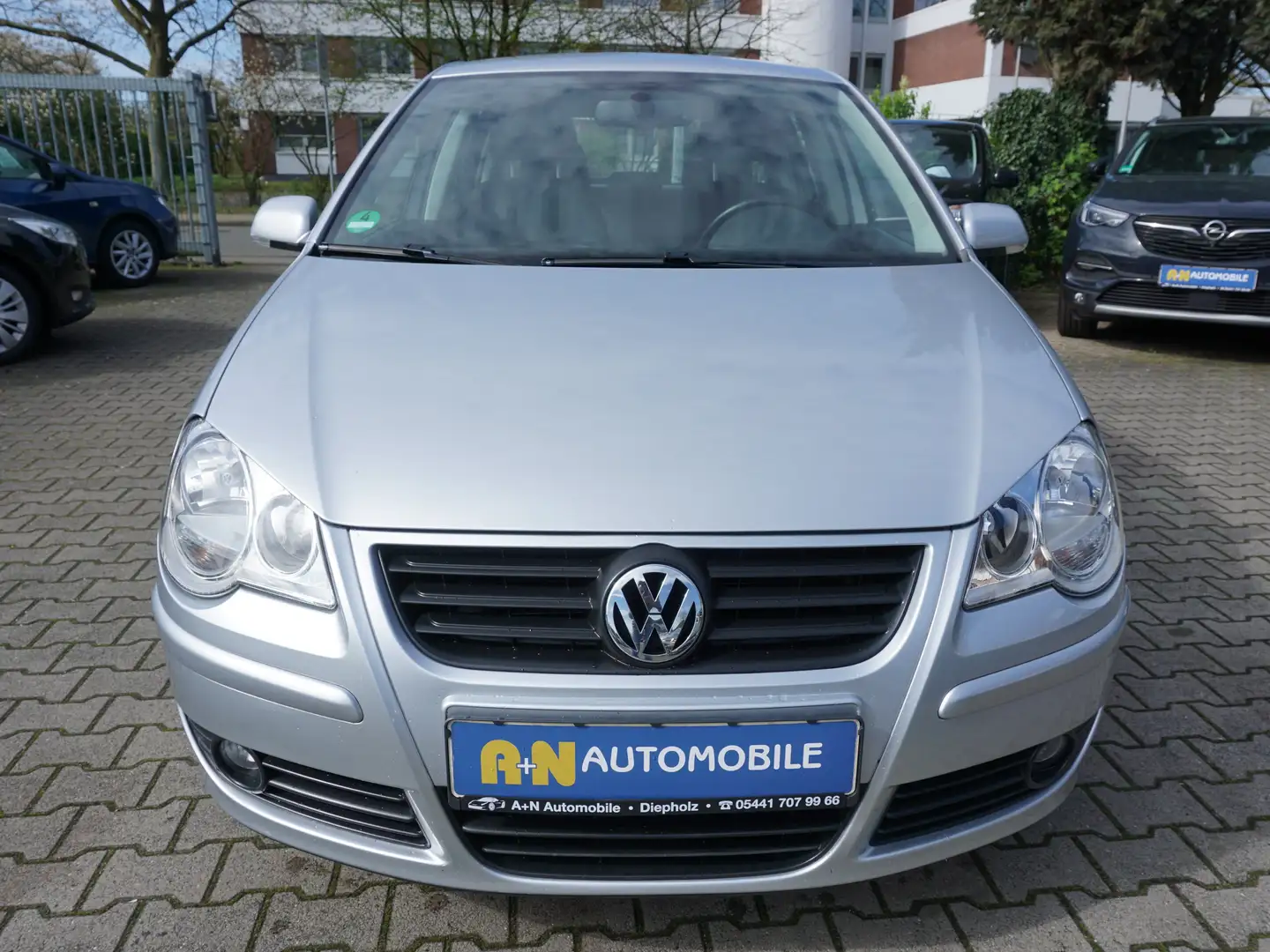 Volkswagen Polo Comfortline /KLIMA/EURO4/SCHECKHEFT/1.HAND/ Grau - 2