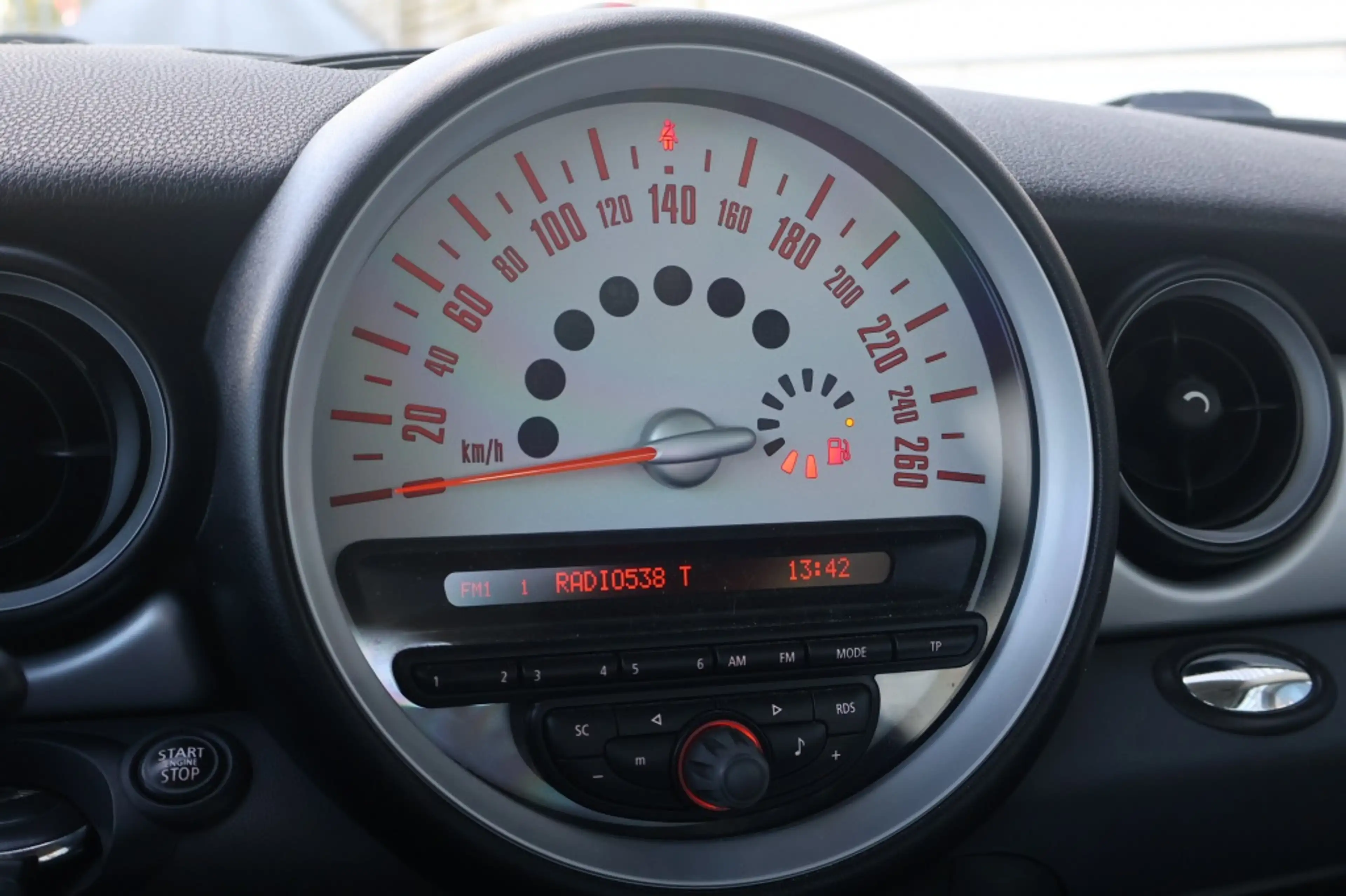MINI One Mini 1.6 55KW — photo 18