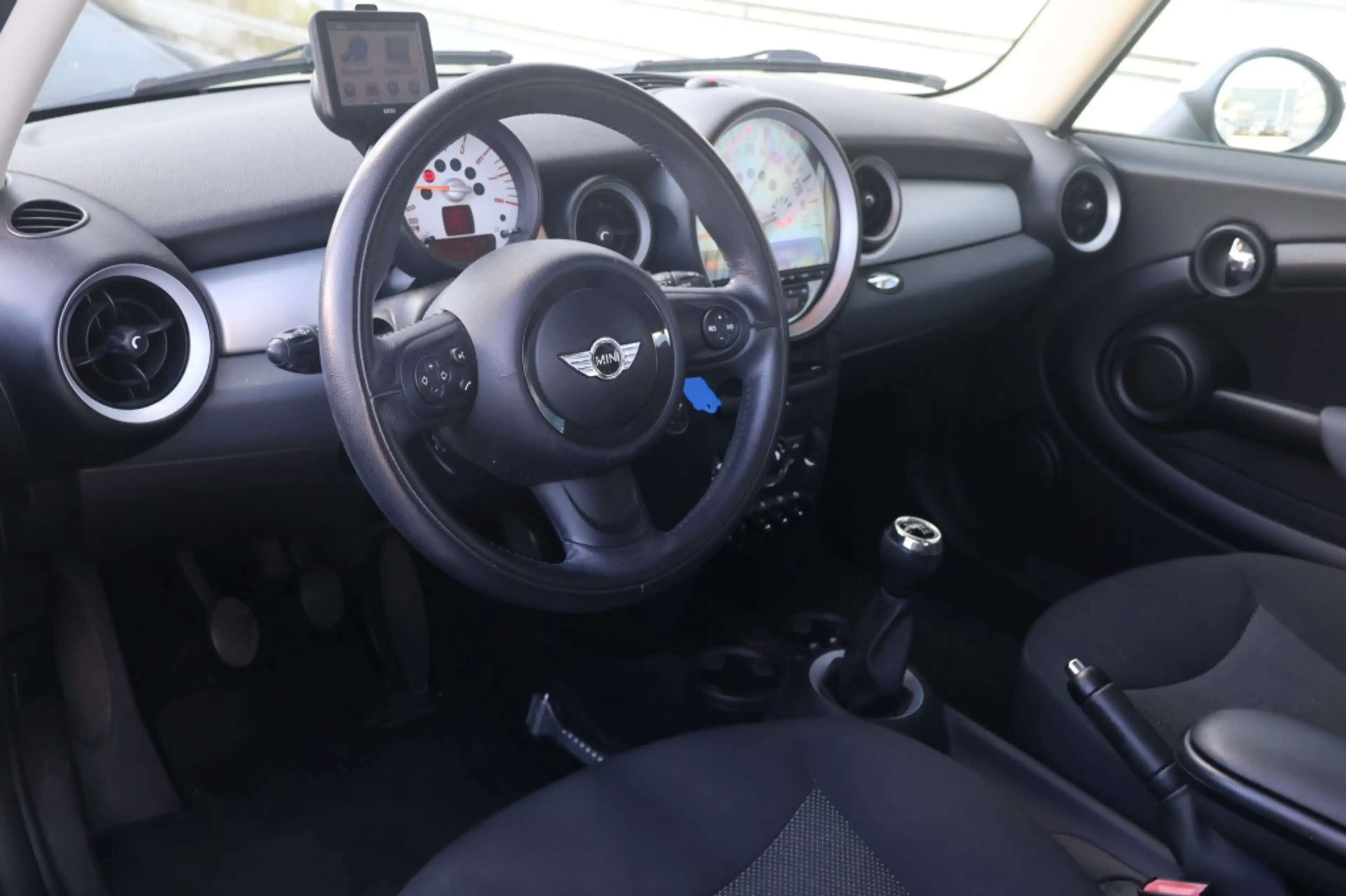 MINI One Mini 1.6 55KW — photo 7