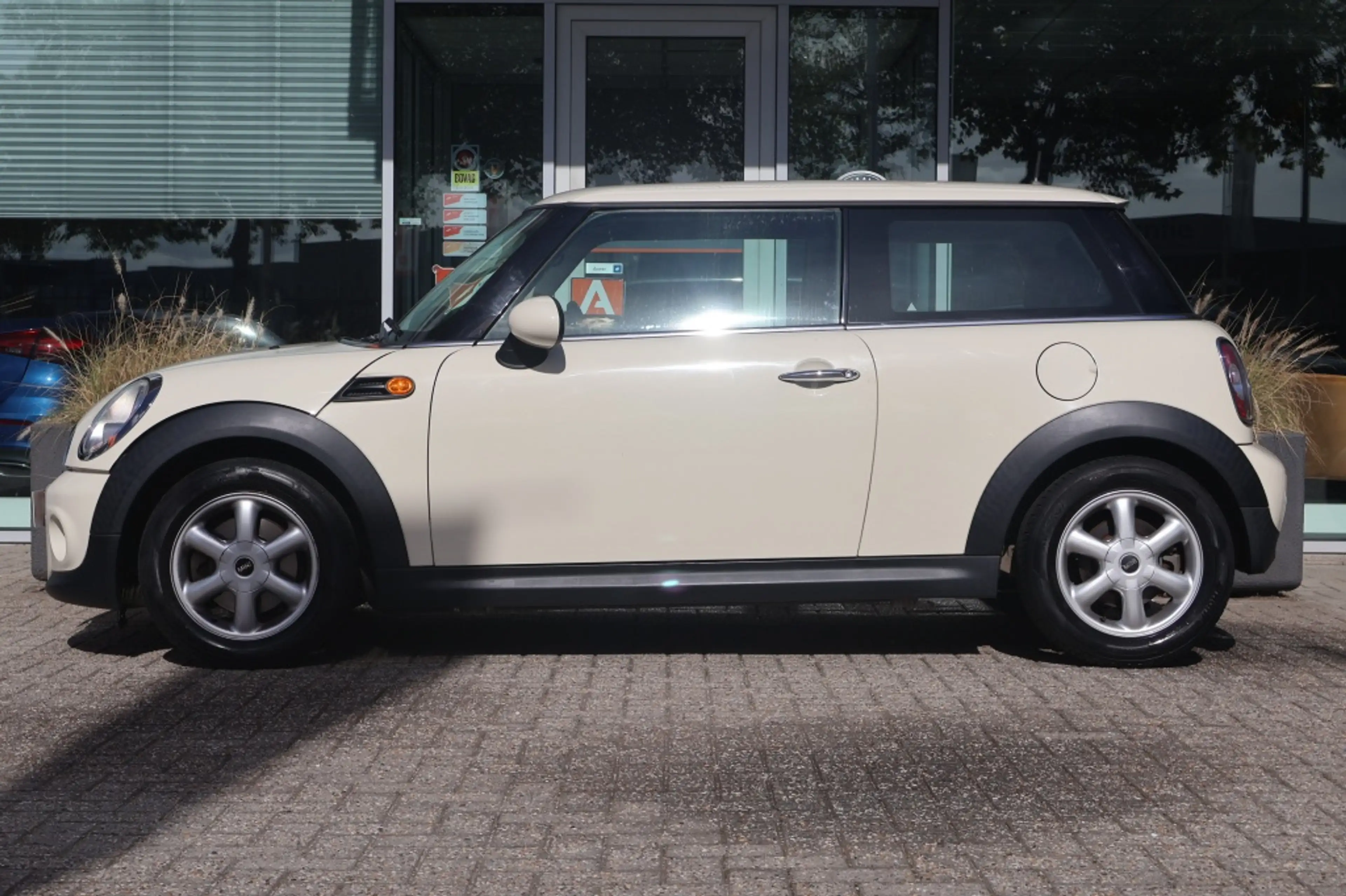 MINI One Mini 1.6 55KW — photo 16