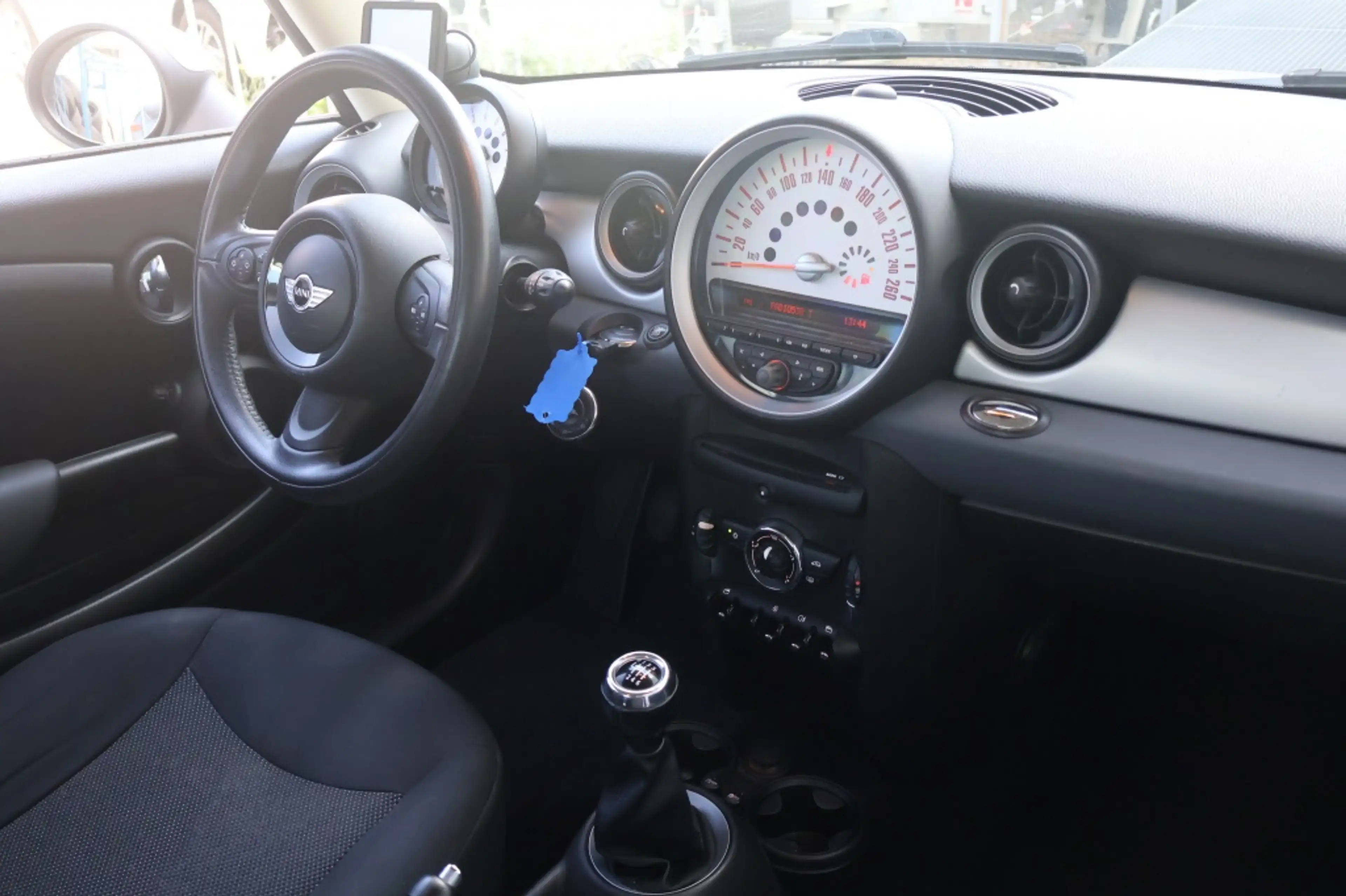MINI One Mini 1.6 55KW — photo 17