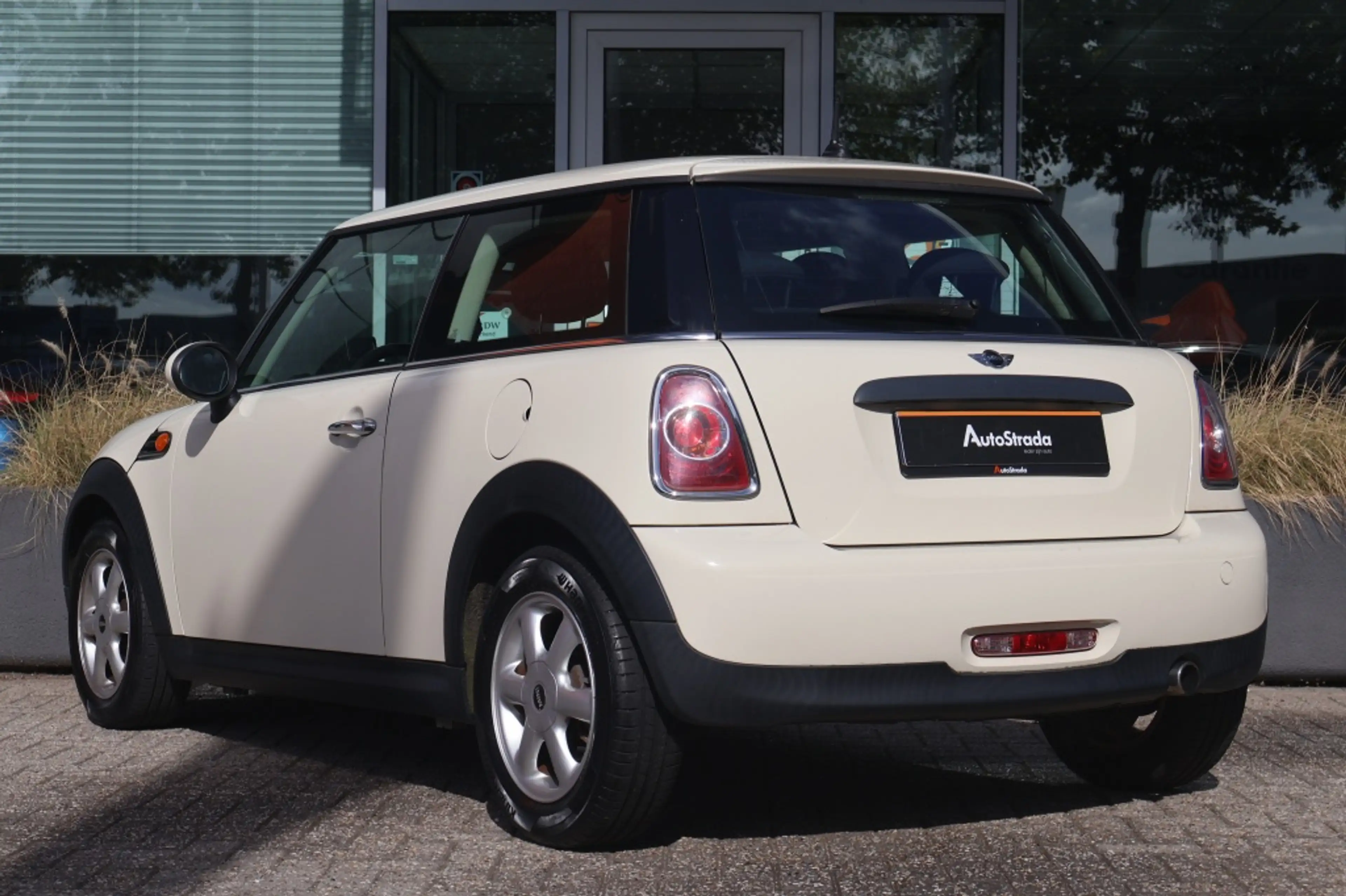 MINI One Mini 1.6 55KW — photo 2