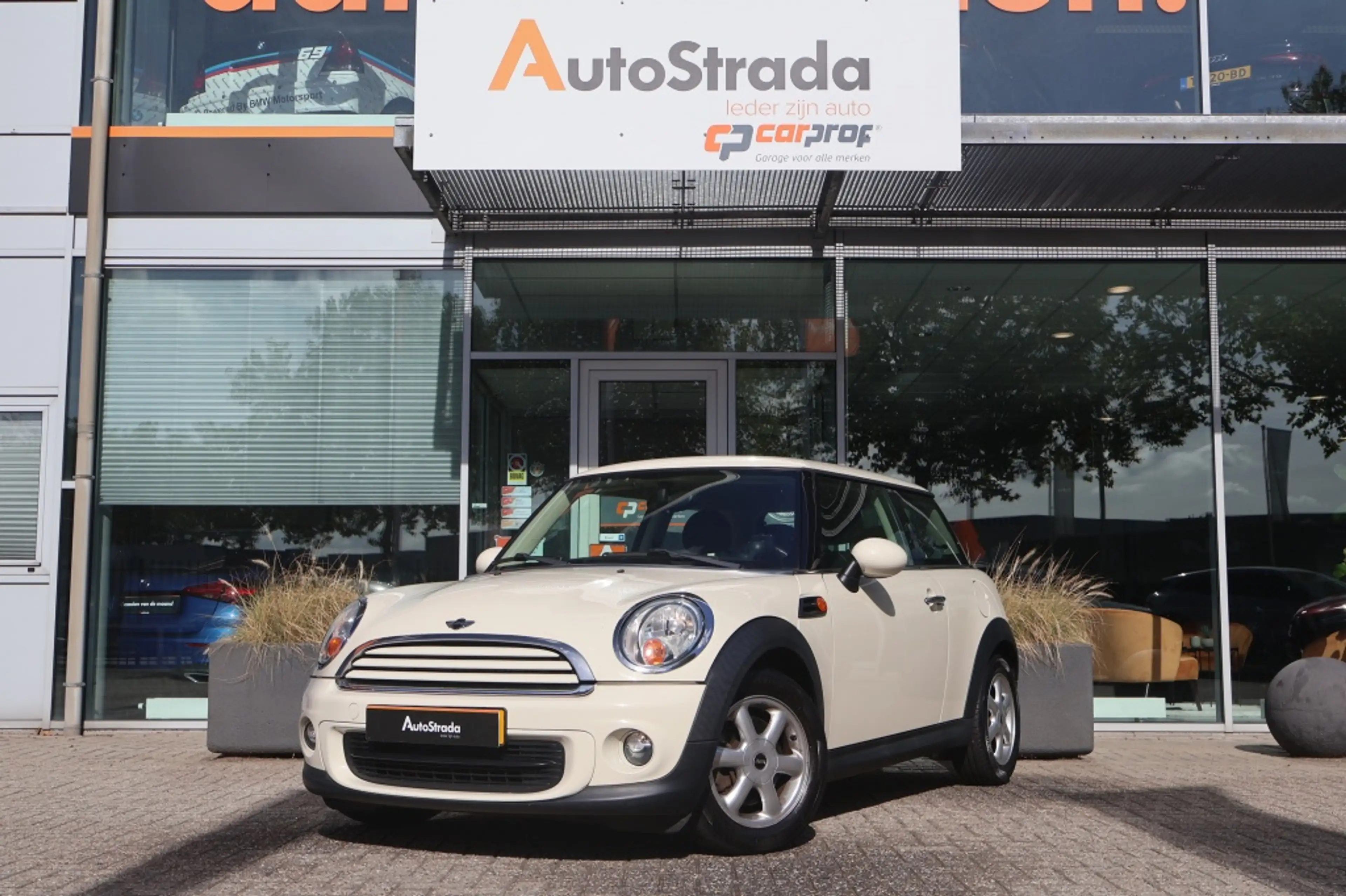 MINI One Mini 1.6 55KW — photo 3
