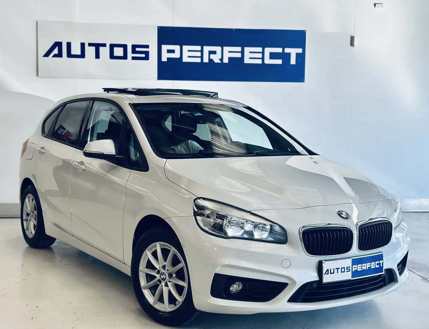 BMW 216 dActive Tourer PDC NAVI CLIM BIZONE TOIT PANO-OUVR Wit - 2