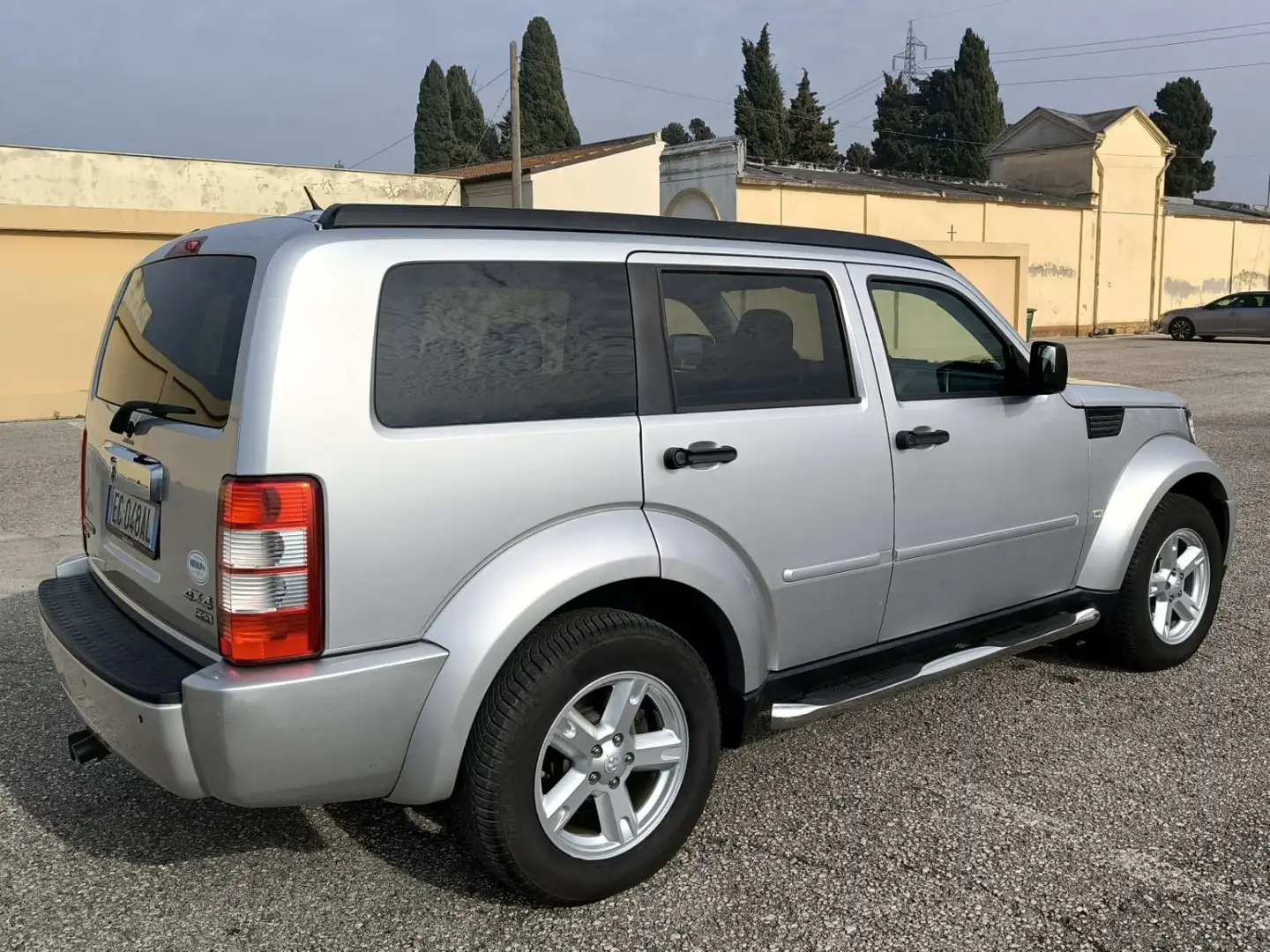 Dodge Nitro 2.8 L4 crd 16v SXT 4wd auto dpf Šedá - 2