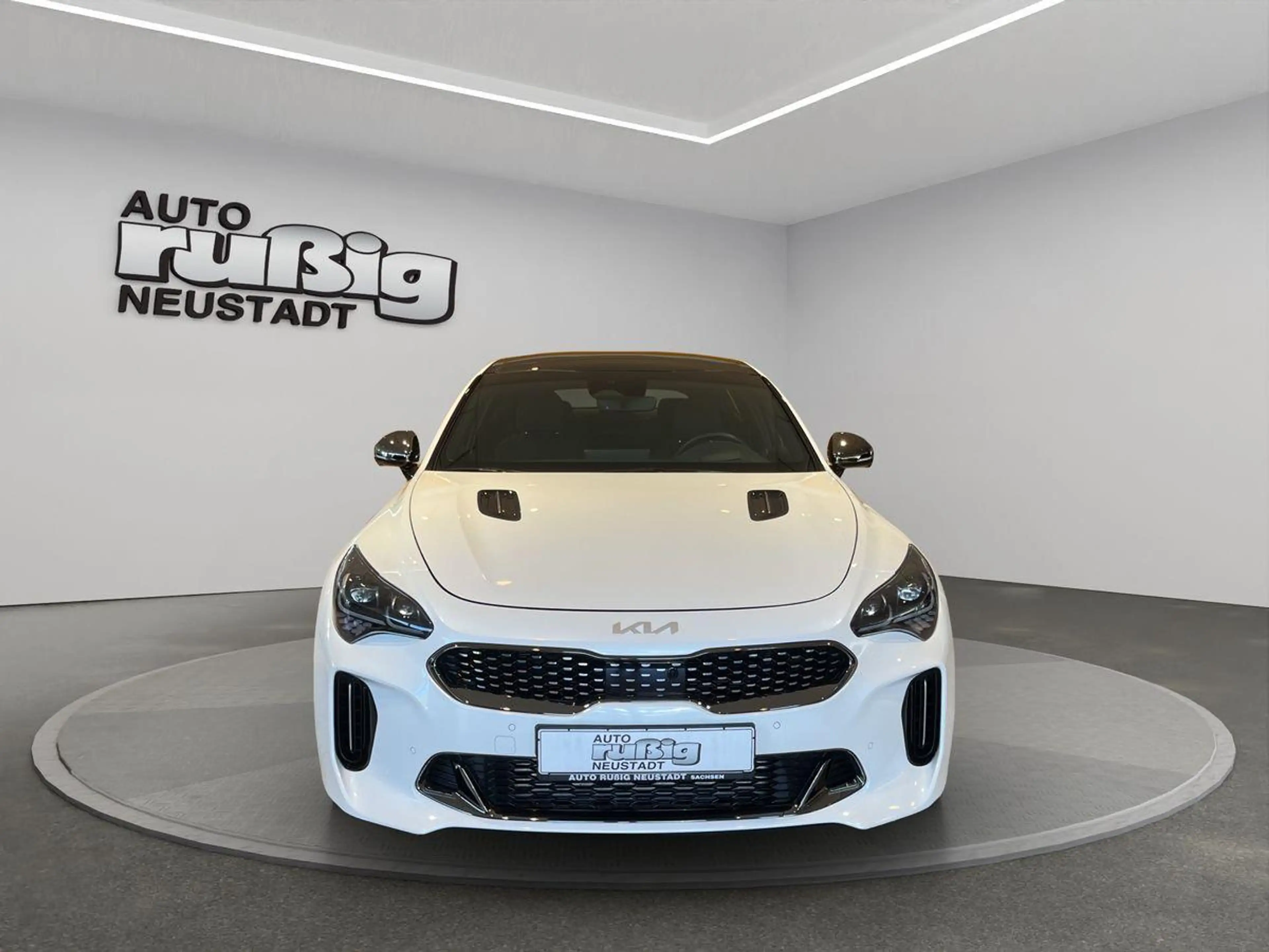 Kia Stinger GT 3.3 V6 LED*NAPPA*HUD*CARPLAY*SHD* — photo 8