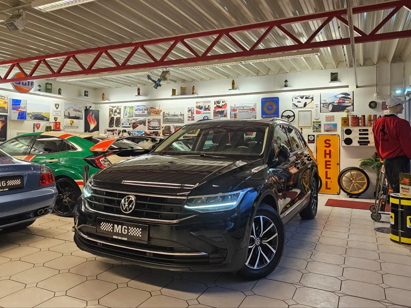 Volkswagen Tiguan Life  1 Besitz Schwarz - 2