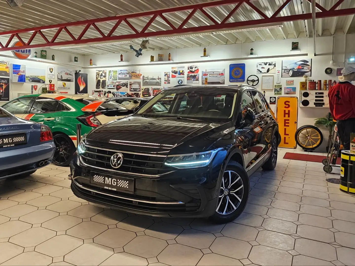 Volkswagen Tiguan Life  1 Besitz Schwarz - 1
