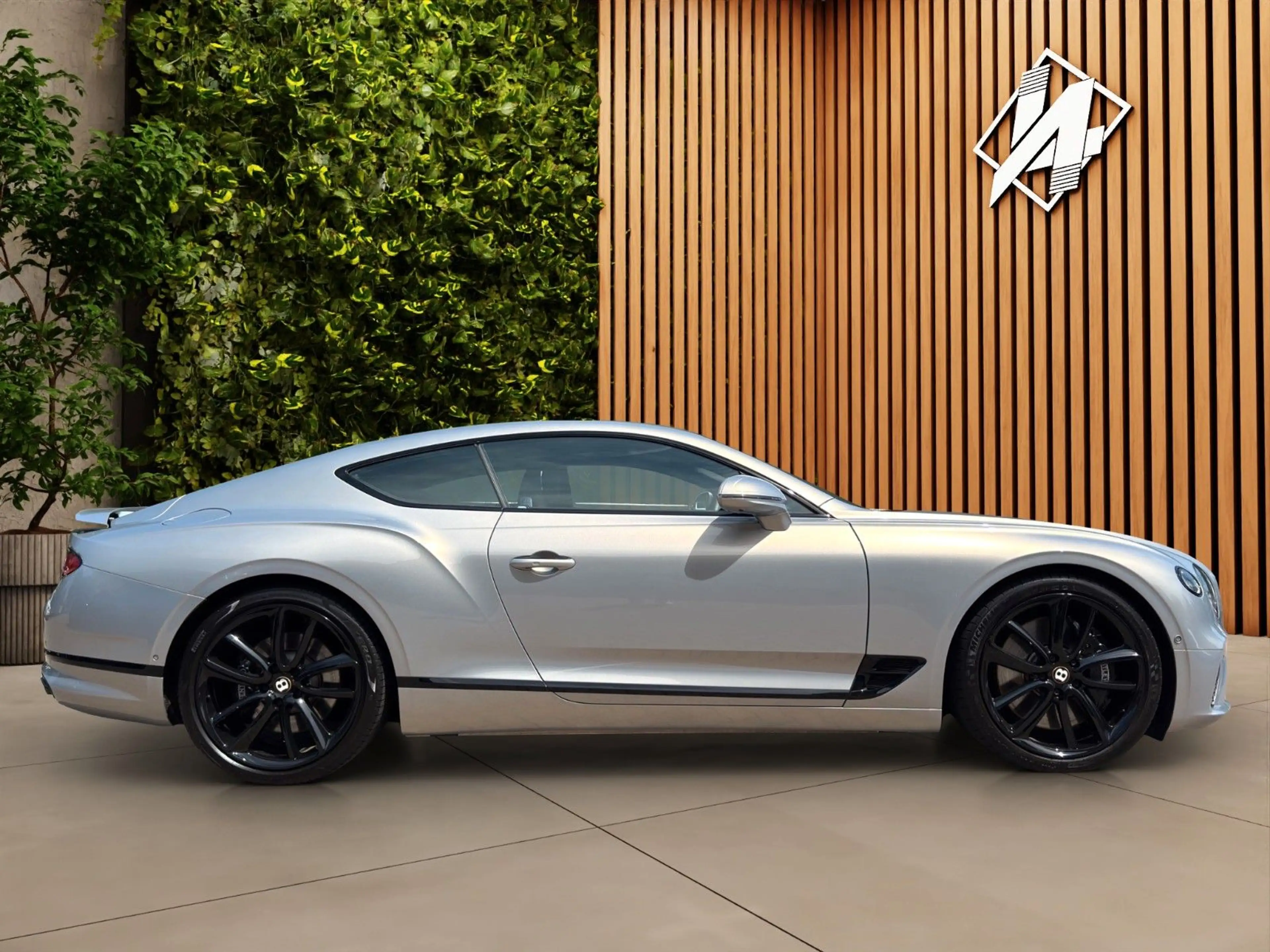 Bentley Continental GT 4.0*V8*Mulliner*Blackline*22"*HuD*ACC*Night Vis* — photo 2