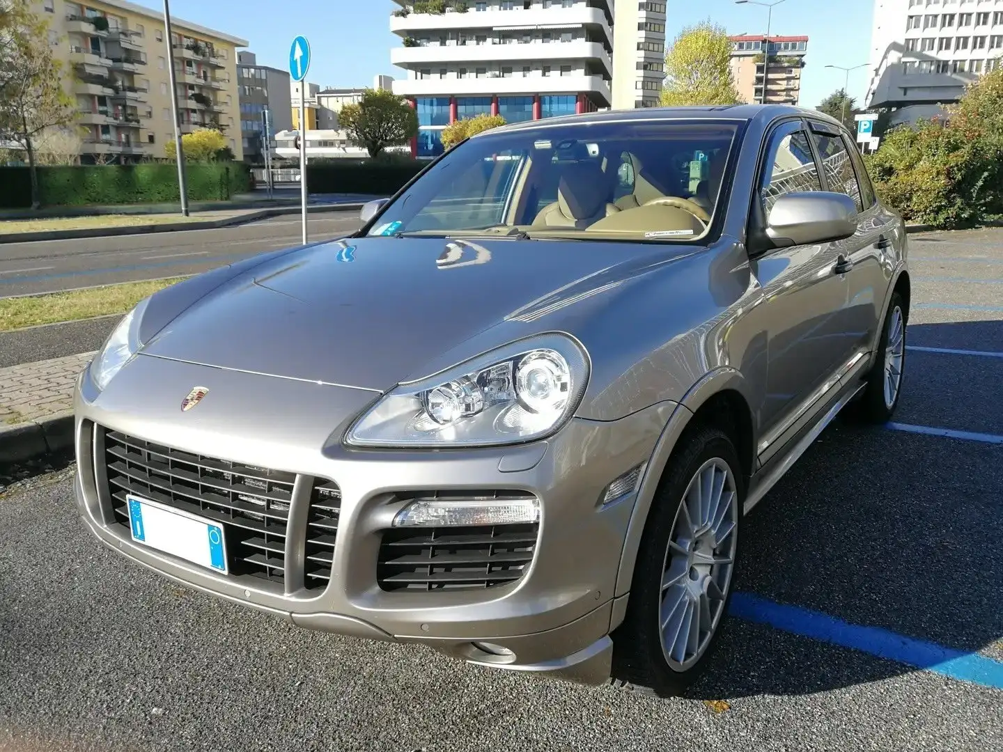 Porsche Cayenne GTS V8 Bronce - 1