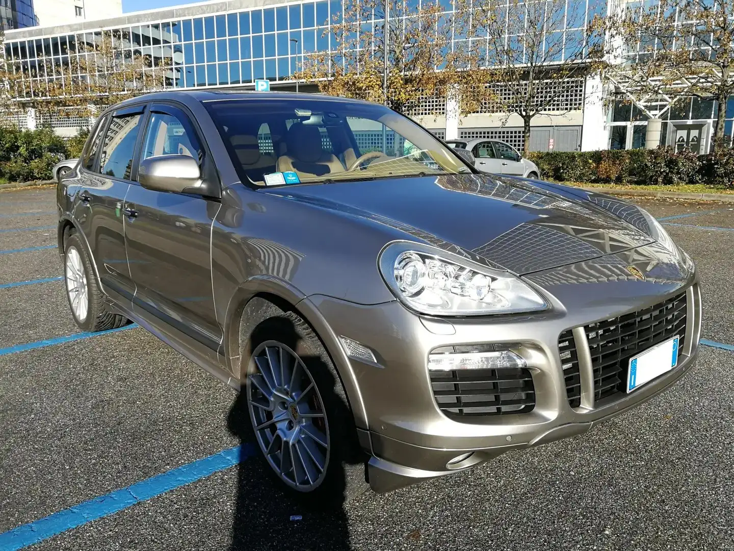 Porsche Cayenne GTS V8 Brons - 2