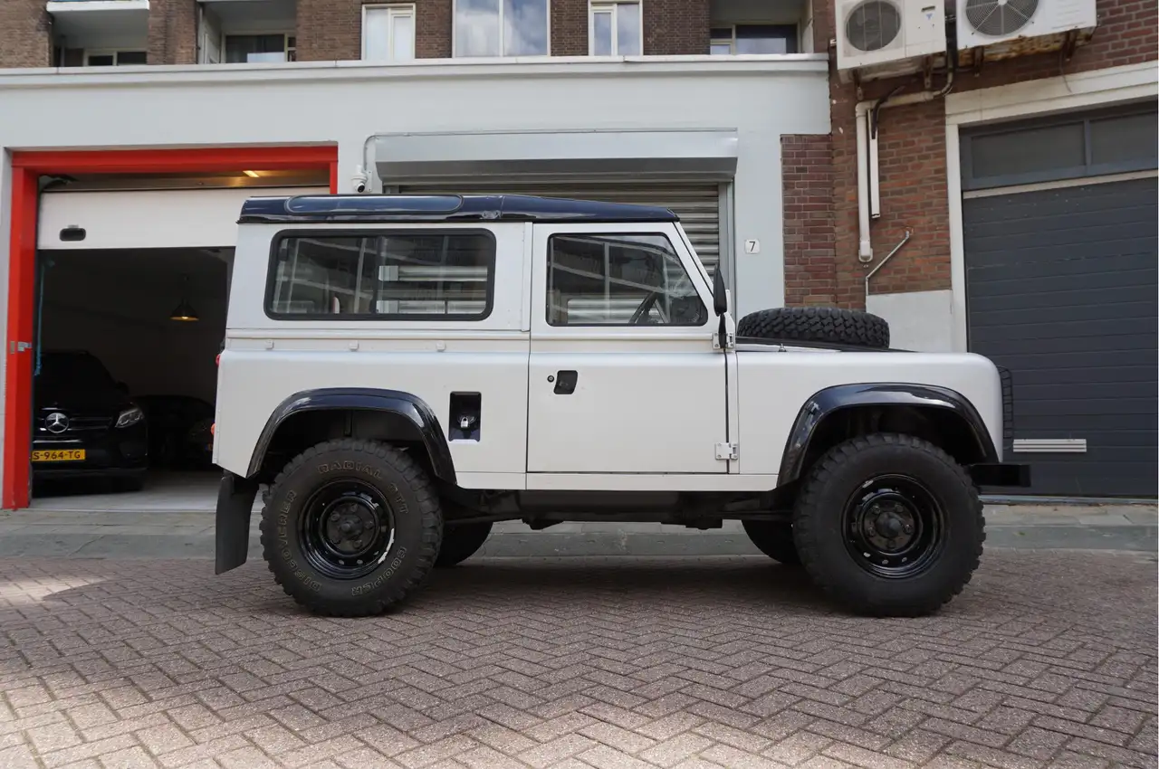 Land Rover Defender 90 Stationwagon 2.3 AWD | 5 Personen | Benzine | N, foto 3