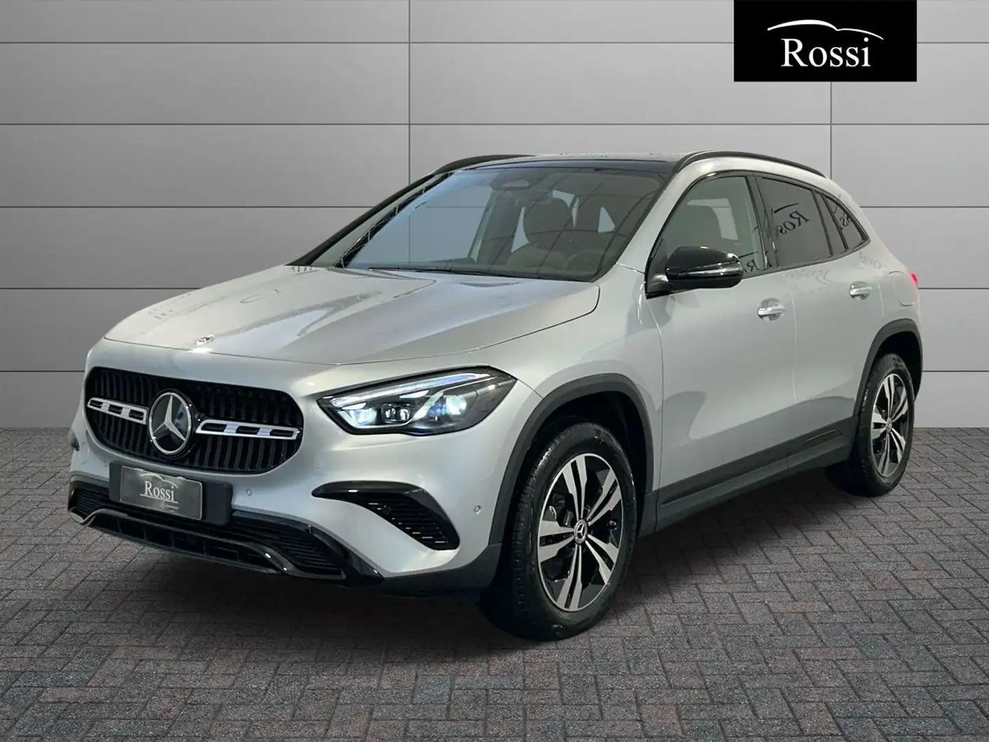 Mercedes-Benz GLA 200 d Automatic Argintiu - 1