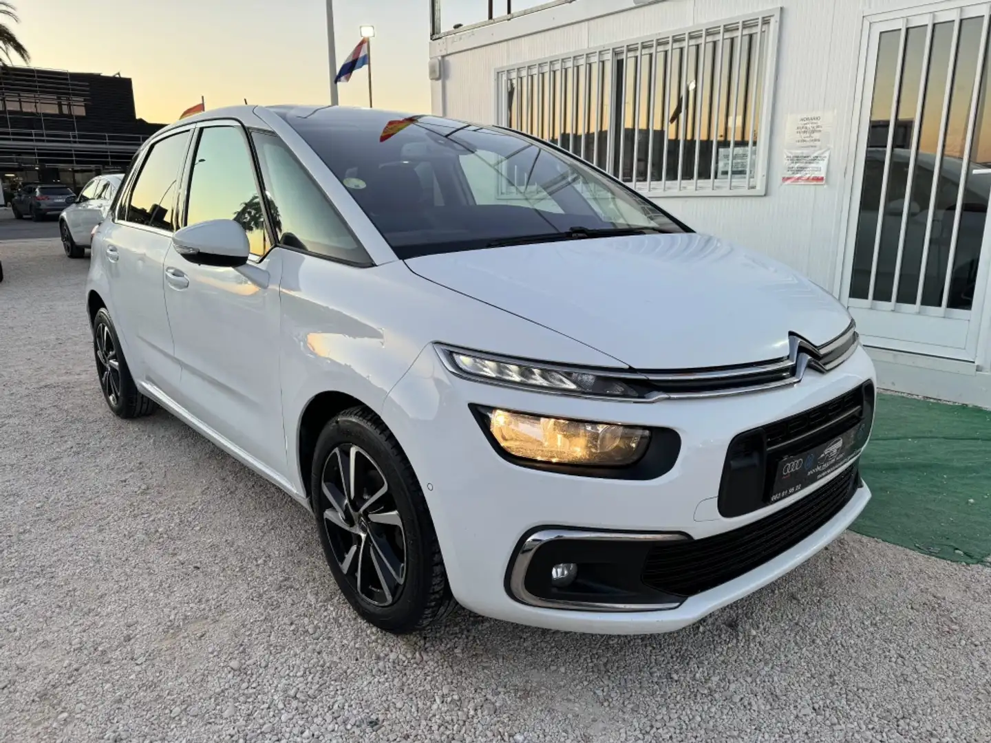 Citroen C4 Spacetourer 1.5BlueHDI S&S Origins 130 Weiß - 2