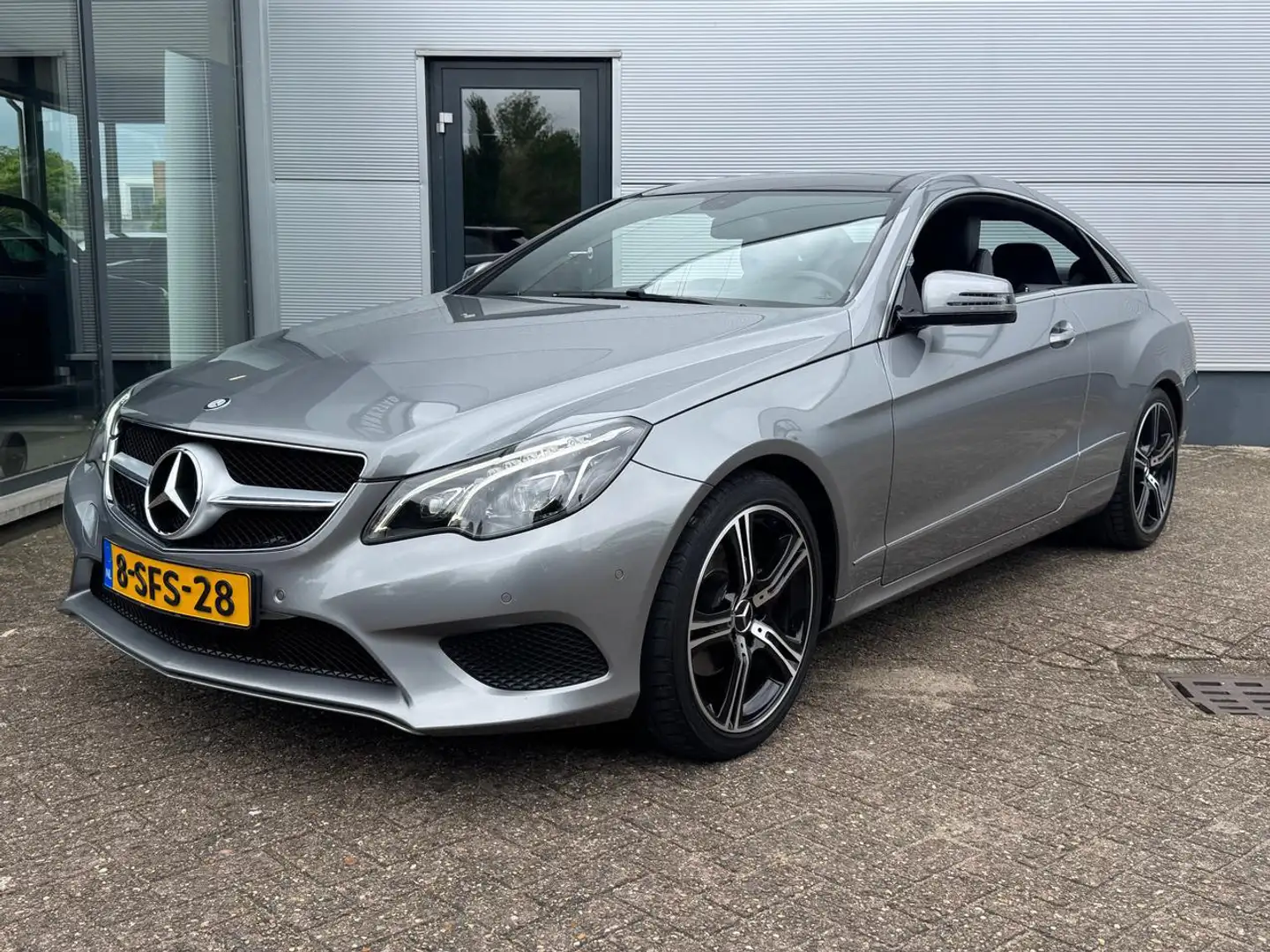 Mercedes-Benz E 200 E200 | COUPE | 7G-TRONIC | PANO | Grijs - 1
