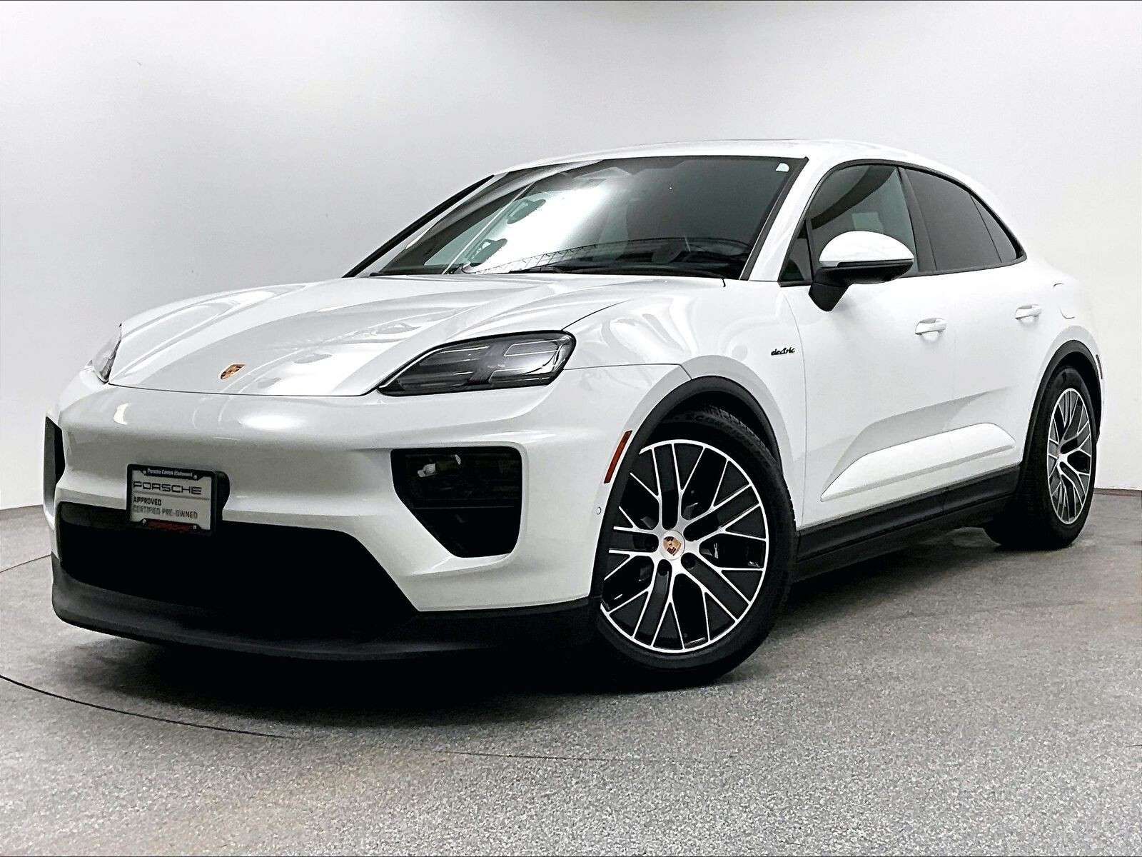 2025 Porsche Macan Electric 4