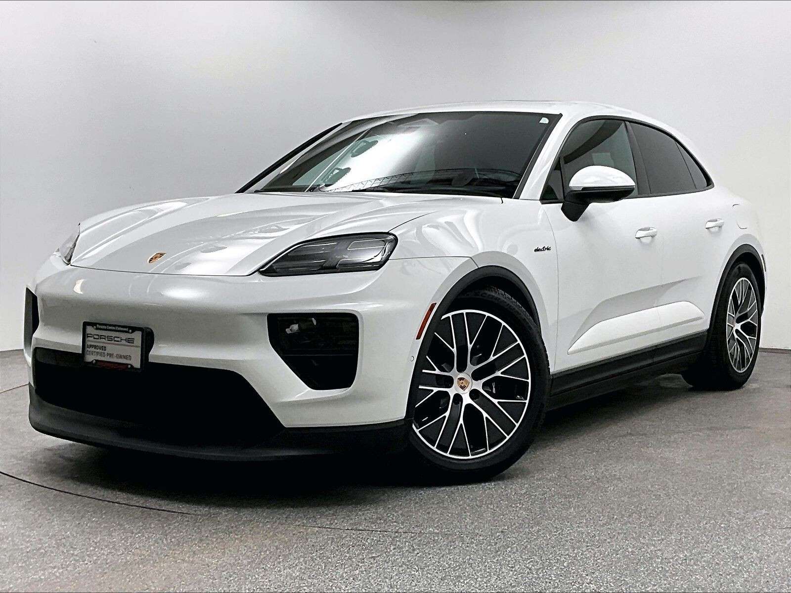 2025 Porsche Macan Electric 4 thumb 38