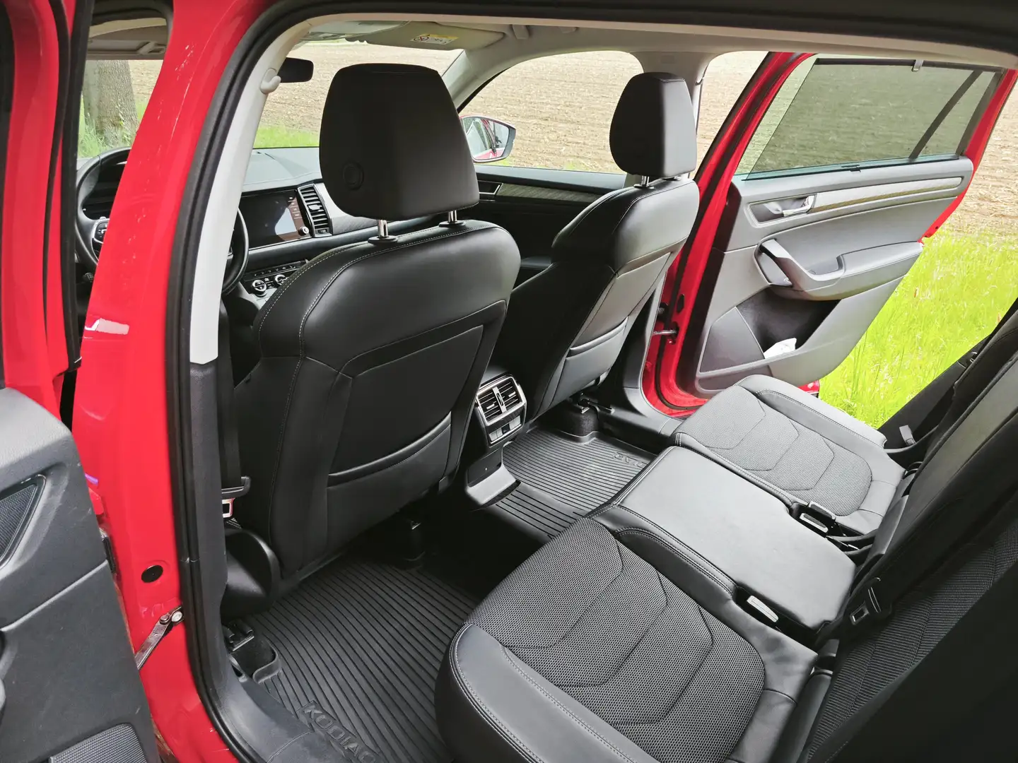 Skoda Kodiaq Kodiaq 1.5 TSI ACT Style Красный - 2