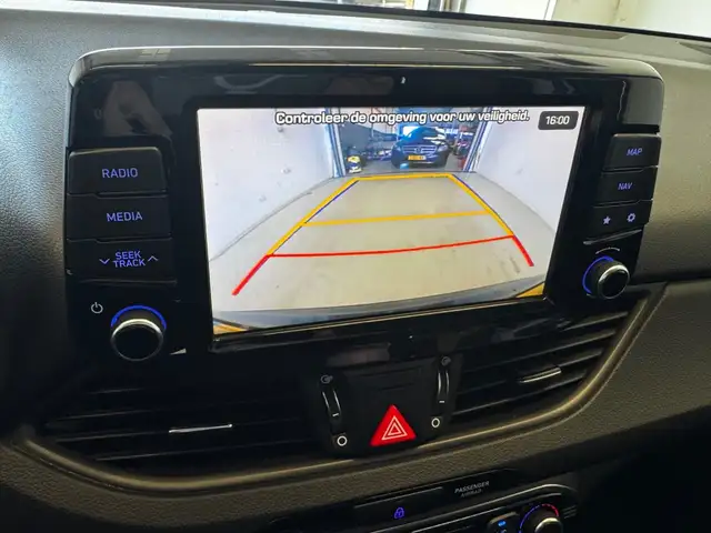Hyundai i30 view 3