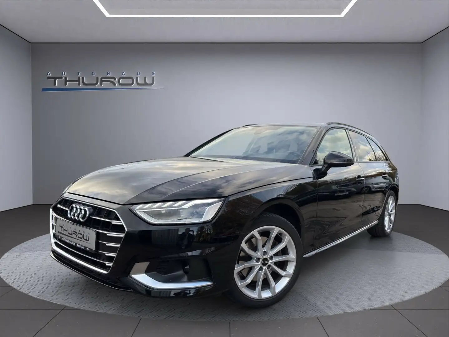 Audi A4 Avant 35 TDI S-Tronic, Navi, AHZV, M+S Schwarz - 2