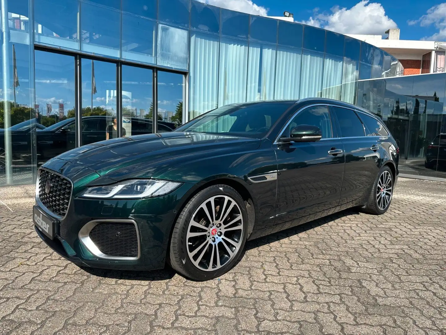 Jaguar XF D200 Sportbrake SE|Meridian|AHK|Panorama Grün - 1