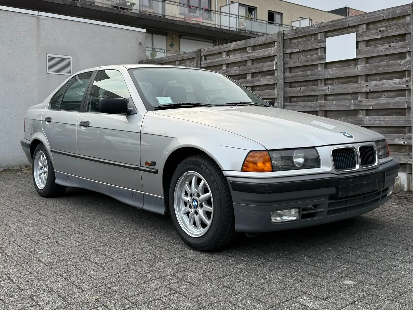 BMW 318 E36 - oldtimer Ezüst - 1
