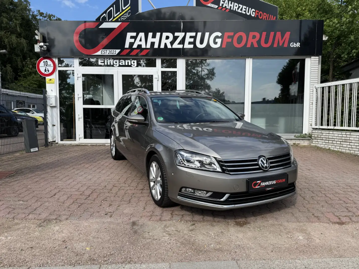Volkswagen Passat Highline BlueMotion*1 Hand*Voll*ACC* - 1