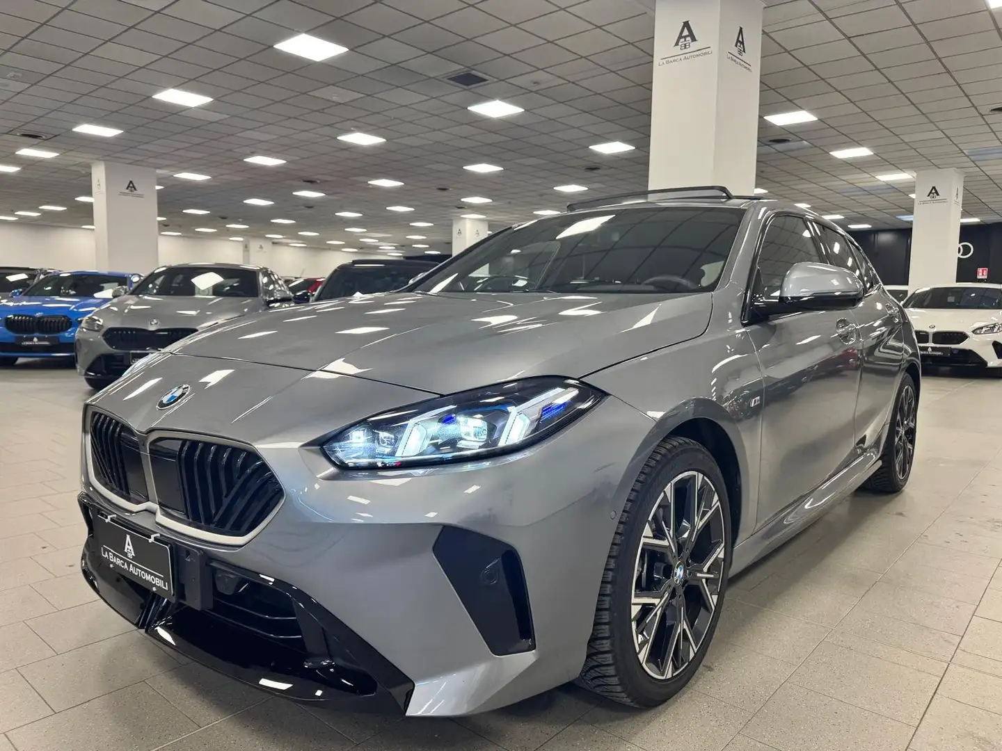 BMW 118 F70 118d TETTO MSport auto Szürke - 2