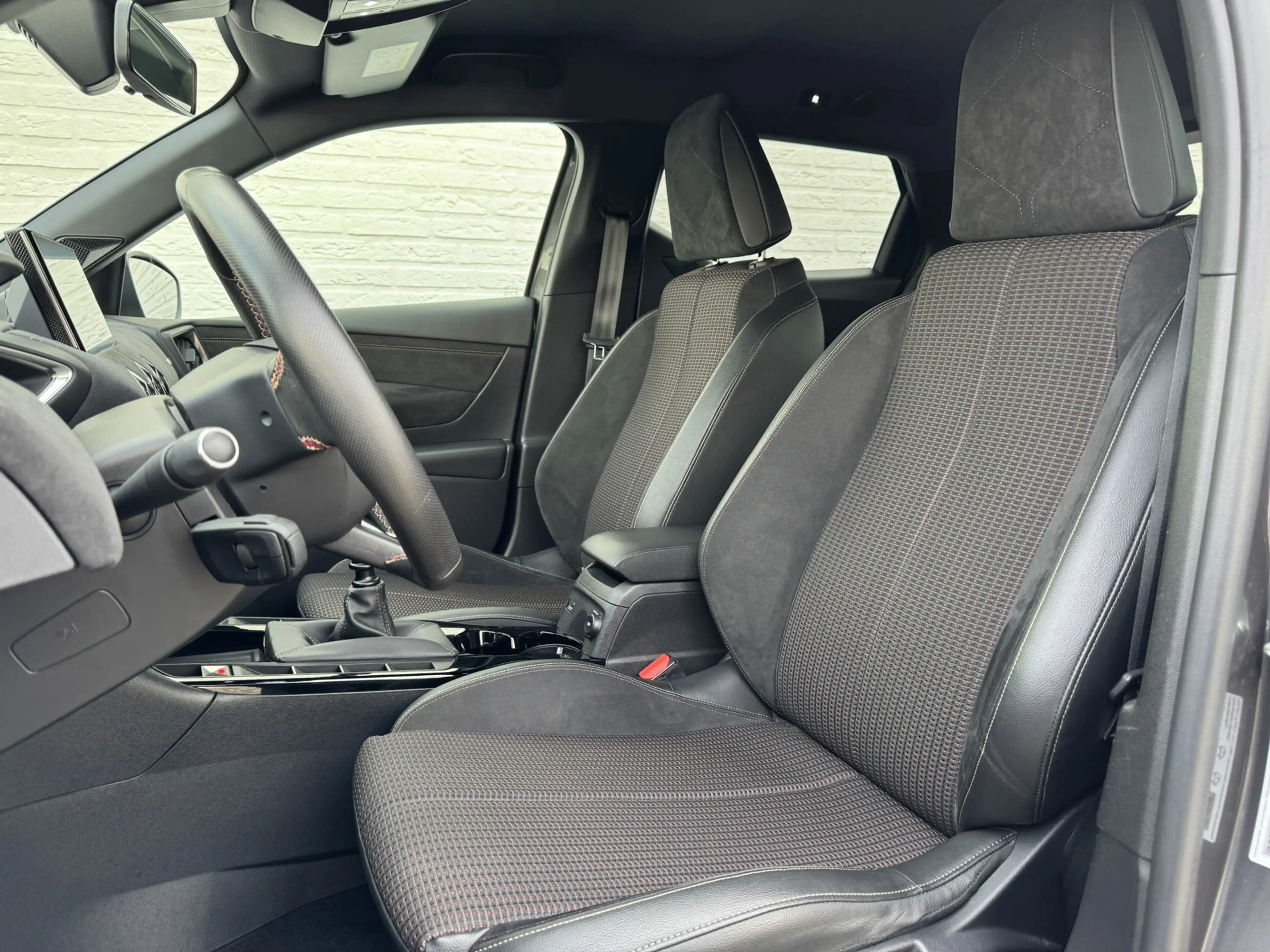 DS Automobiles DS 3 Crossback 1.2 PureTech Business Performance line Camera Carp — photo 4