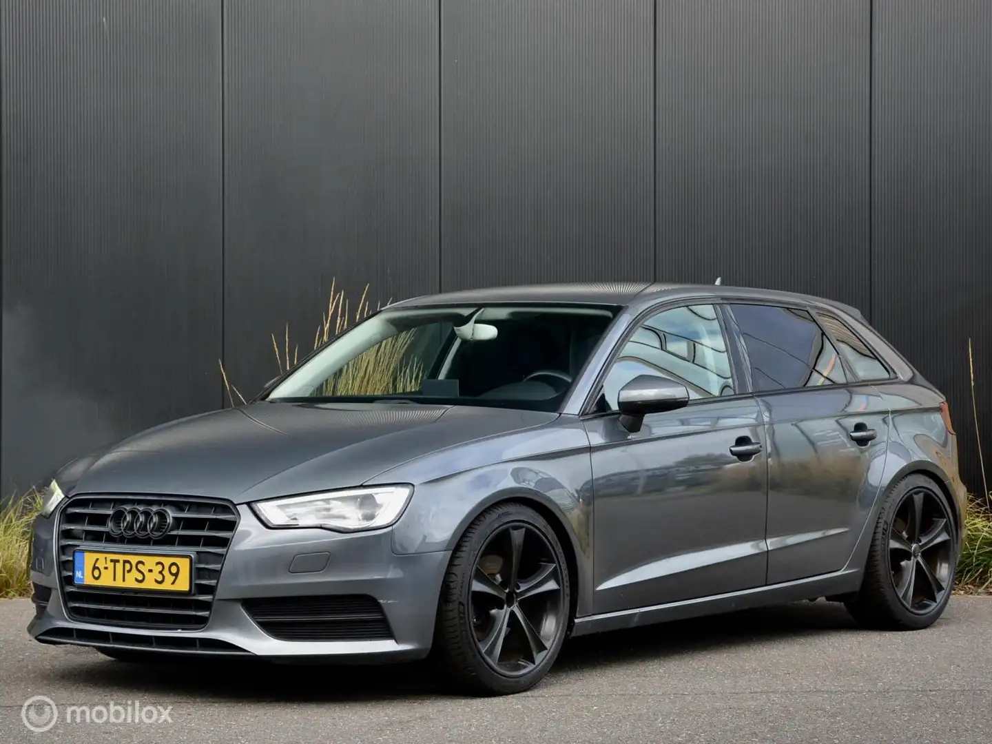 Audi A3 Sportback 1.4 TFSI Ambition Pro Line S g-tron Grijs - 2