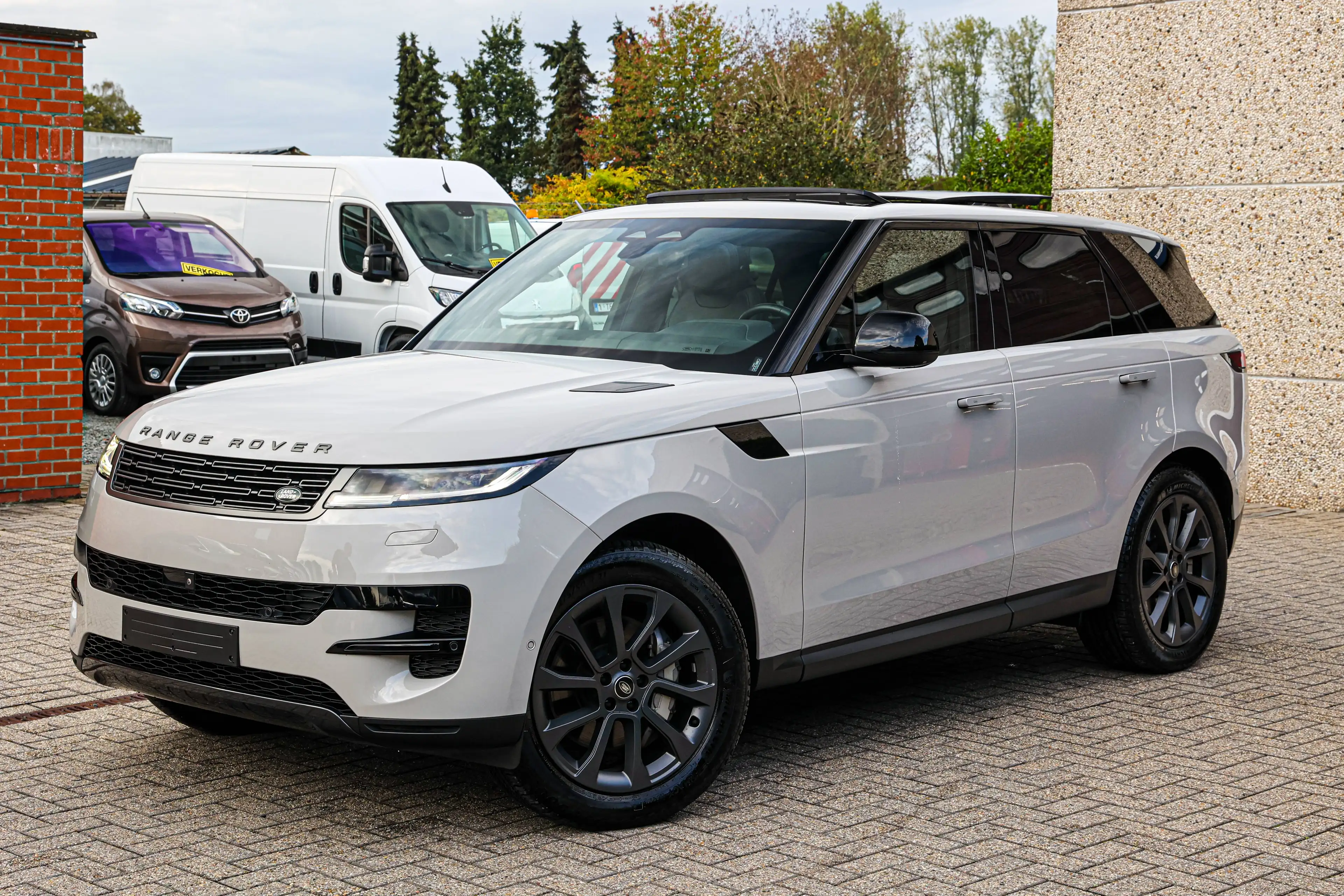 Land Rover Range Rover Sport PANORAMISCH-DAK*SOUND-SYSTEEM-MERIDIAN*360°CAMERA*LICHTE-VRACHT*BTW-WAGEN*