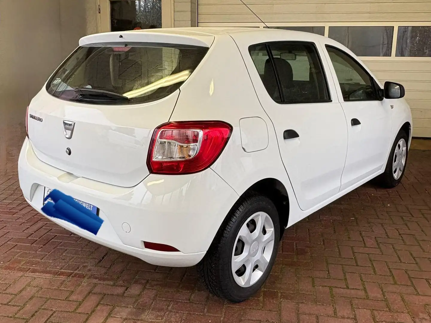 Dacia Sandero Sandero 1.2 16V 75 Celebration Weiß - 1