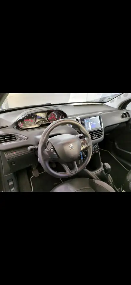 Peugeot 208 208 — photo 3