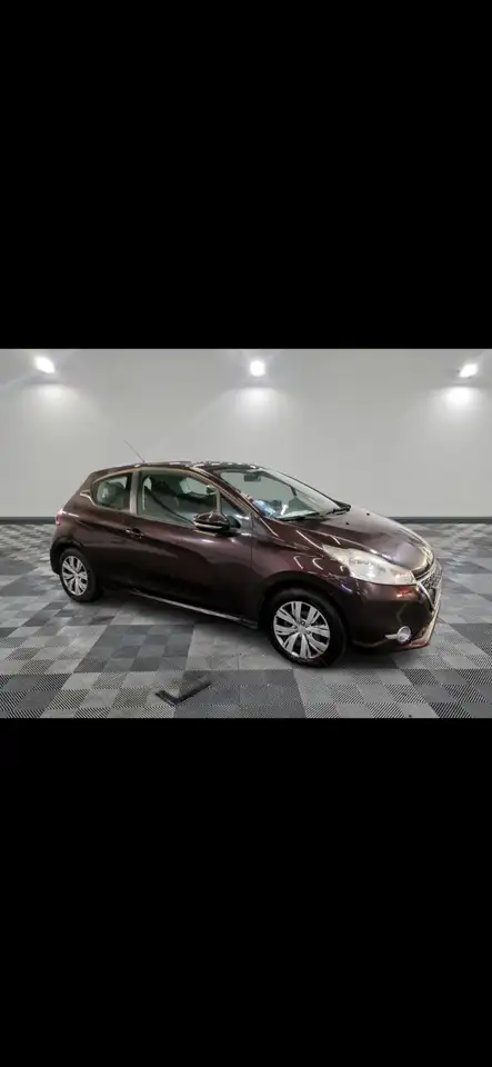 Peugeot 208 208 — photo 2