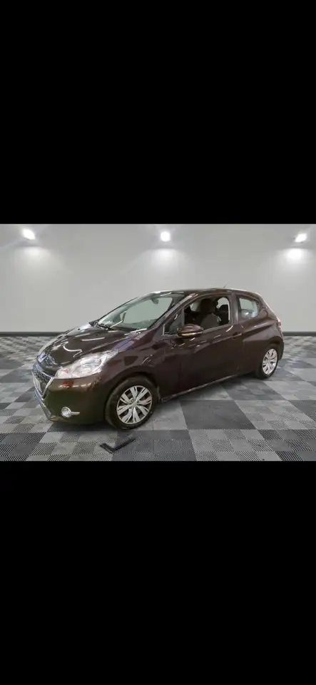 Peugeot 208 208