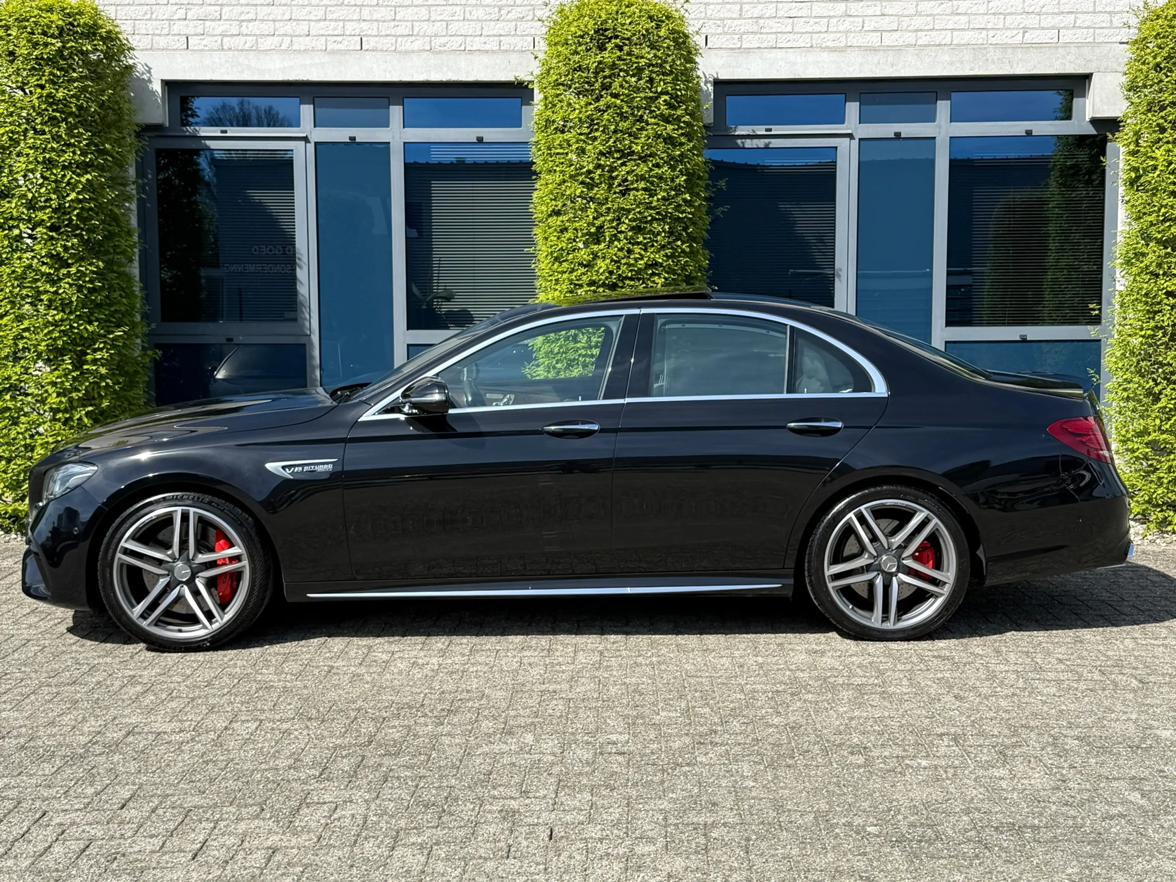 Mercedes-Benz E 63 AMG E S 4MATIC Premium Plus — photo 2