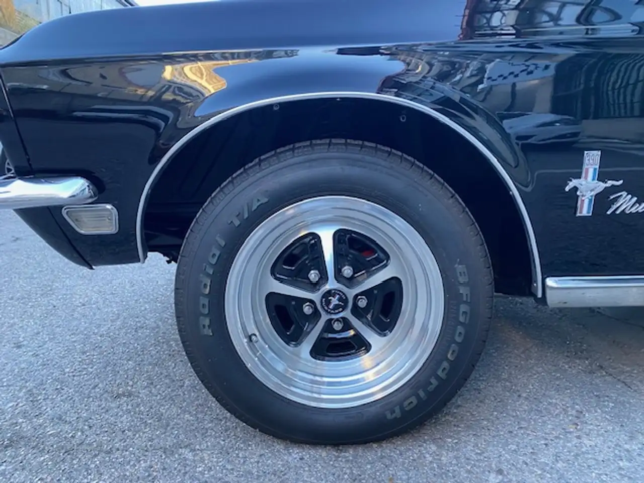 Ford Mustang Fastback Aut., foto 8
