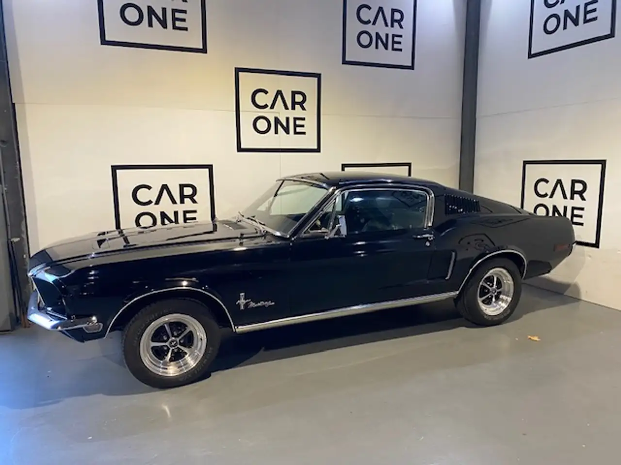 Ford Mustang Fastback Aut., foto 3