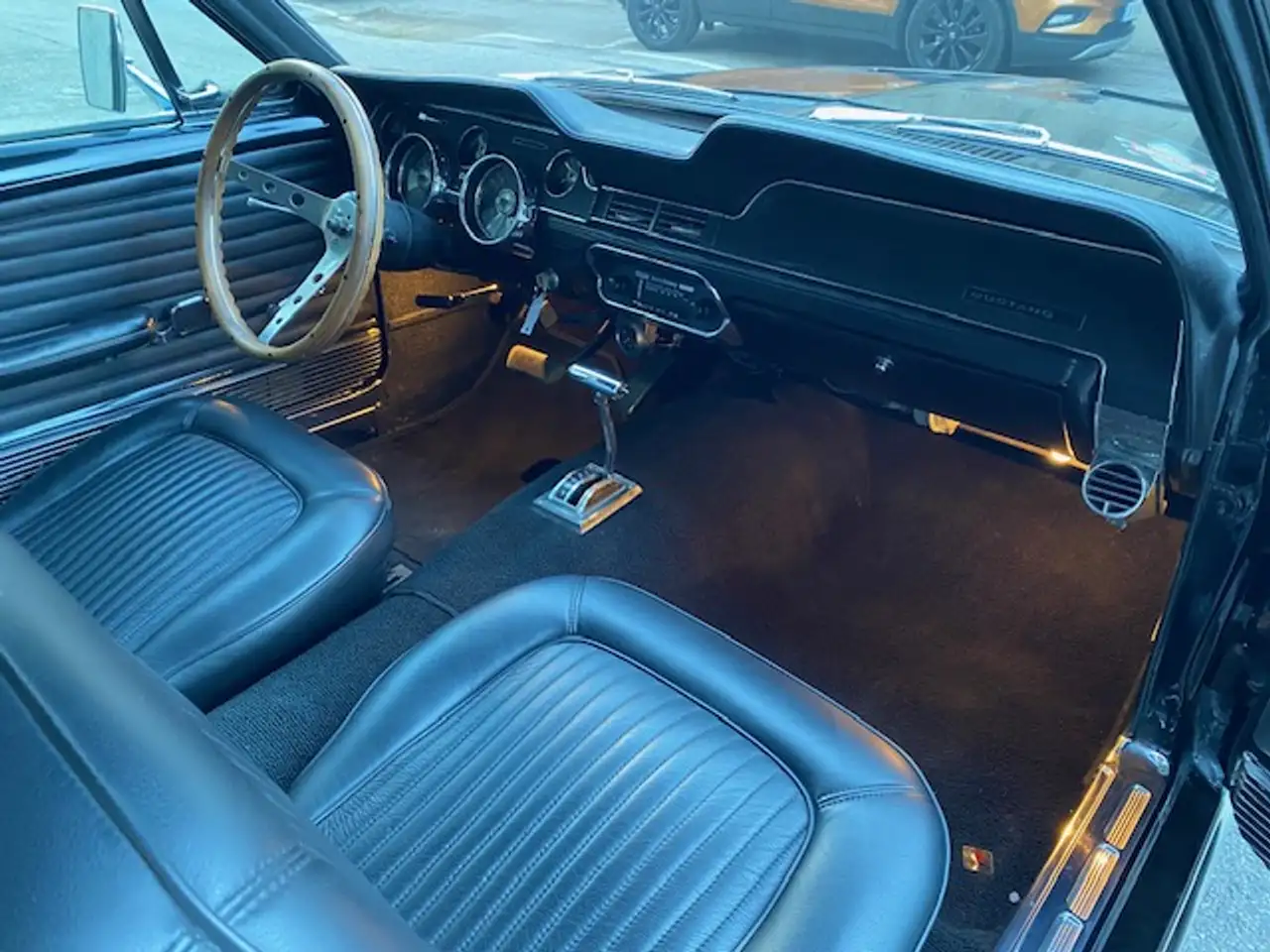 Ford Mustang Fastback Aut., foto 5