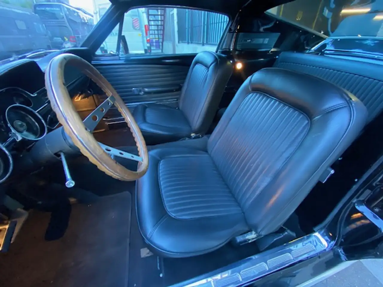 Ford Mustang Fastback Aut., foto 7