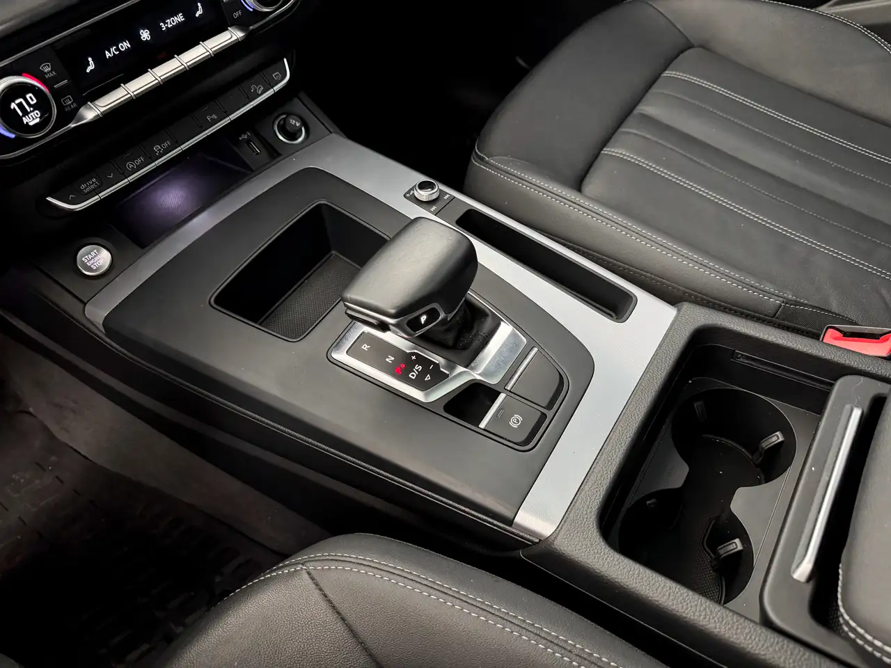 Audi Q5 снимка Audi Q5