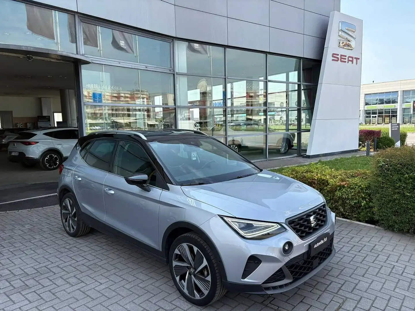 SEAT Arona 1.0 EcoTSI 110 CV DSG FR NEOPATENTATI Argento - 1