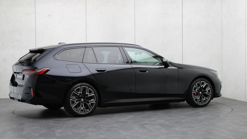 BMW 550 5-serie Touring 550e xDrive M-Sport Pro | Bowers & — photo 32