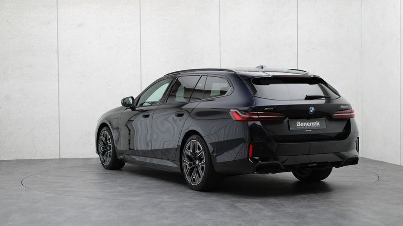 BMW 550 5-serie Touring 550e xDrive M-Sport Pro | Bowers & — photo 3