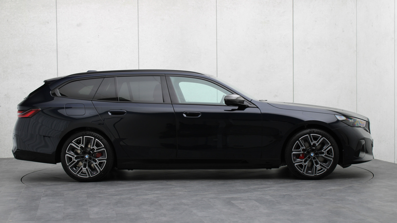 BMW 550 5-serie Touring 550e xDrive M-Sport Pro | Bowers & — photo 33