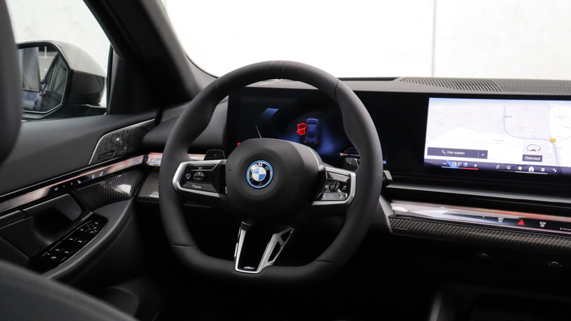 BMW 550 5-serie Touring 550e xDrive M-Sport Pro | Bowers & — photo 26