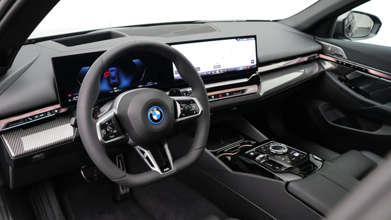 BMW 550 5-serie Touring 550e xDrive M-Sport Pro | Bowers & — photo 8
