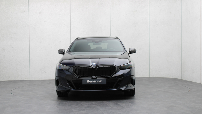 BMW 550 5-serie Touring 550e xDrive M-Sport Pro | Bowers & — photo 28