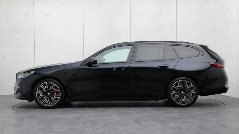BMW 550 5-serie Touring 550e xDrive M-Sport Pro | Bowers & — photo 2