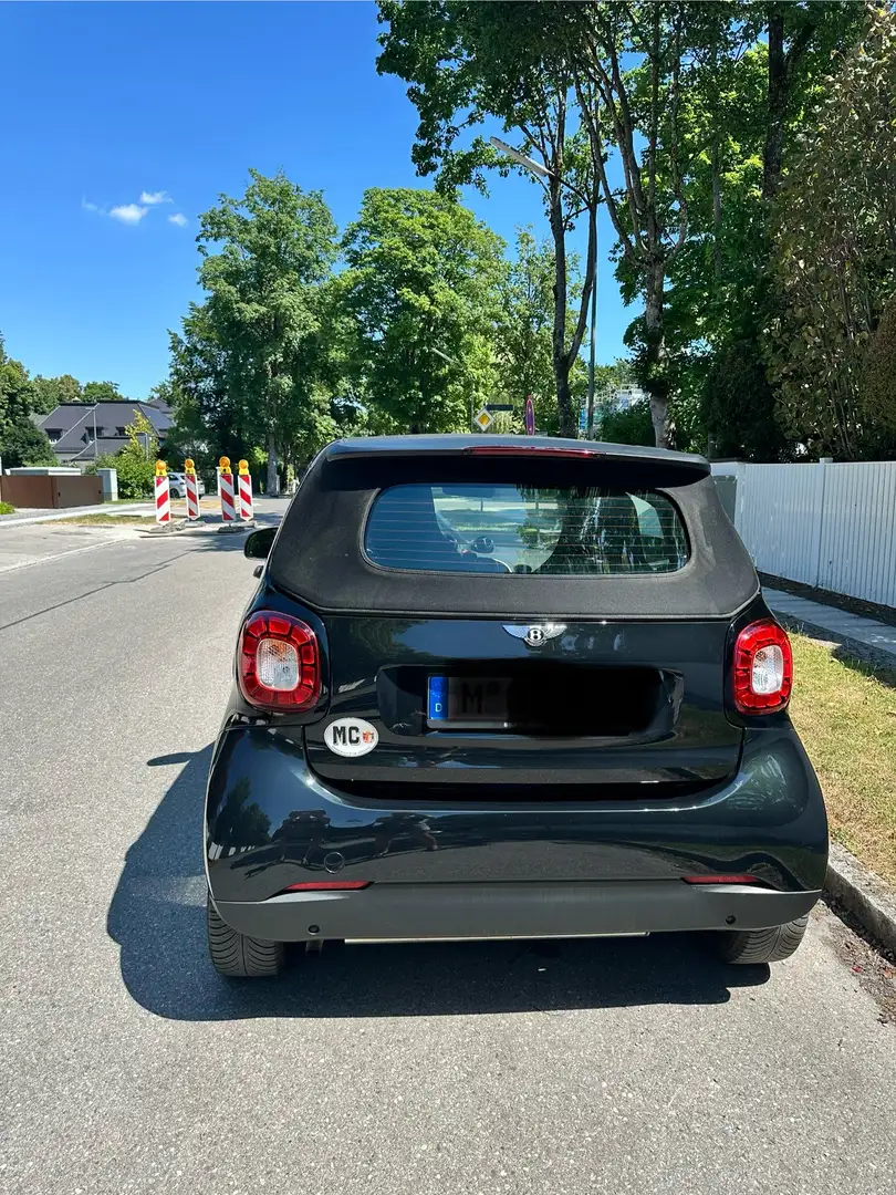 smart forTwo 66 kW Automatik/ Bentley Optik Schwarz - 1